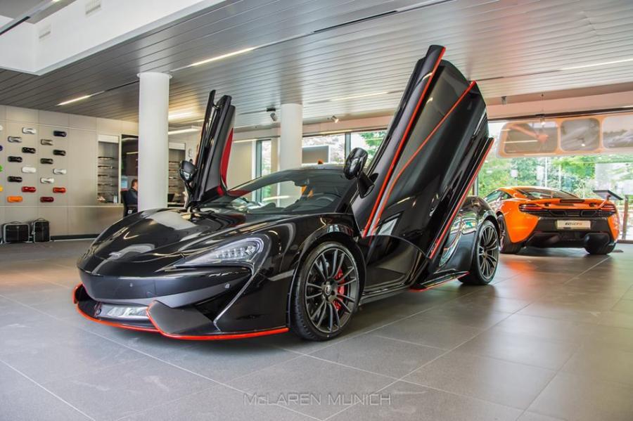  McLaren 570S in Onyx Black 2016 года  (фото 11 из 19)